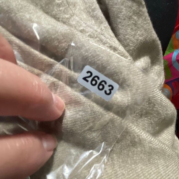 Sisters size M Taupe relaxed fit viscose blend closet staple preppy - Picture 7 of 7